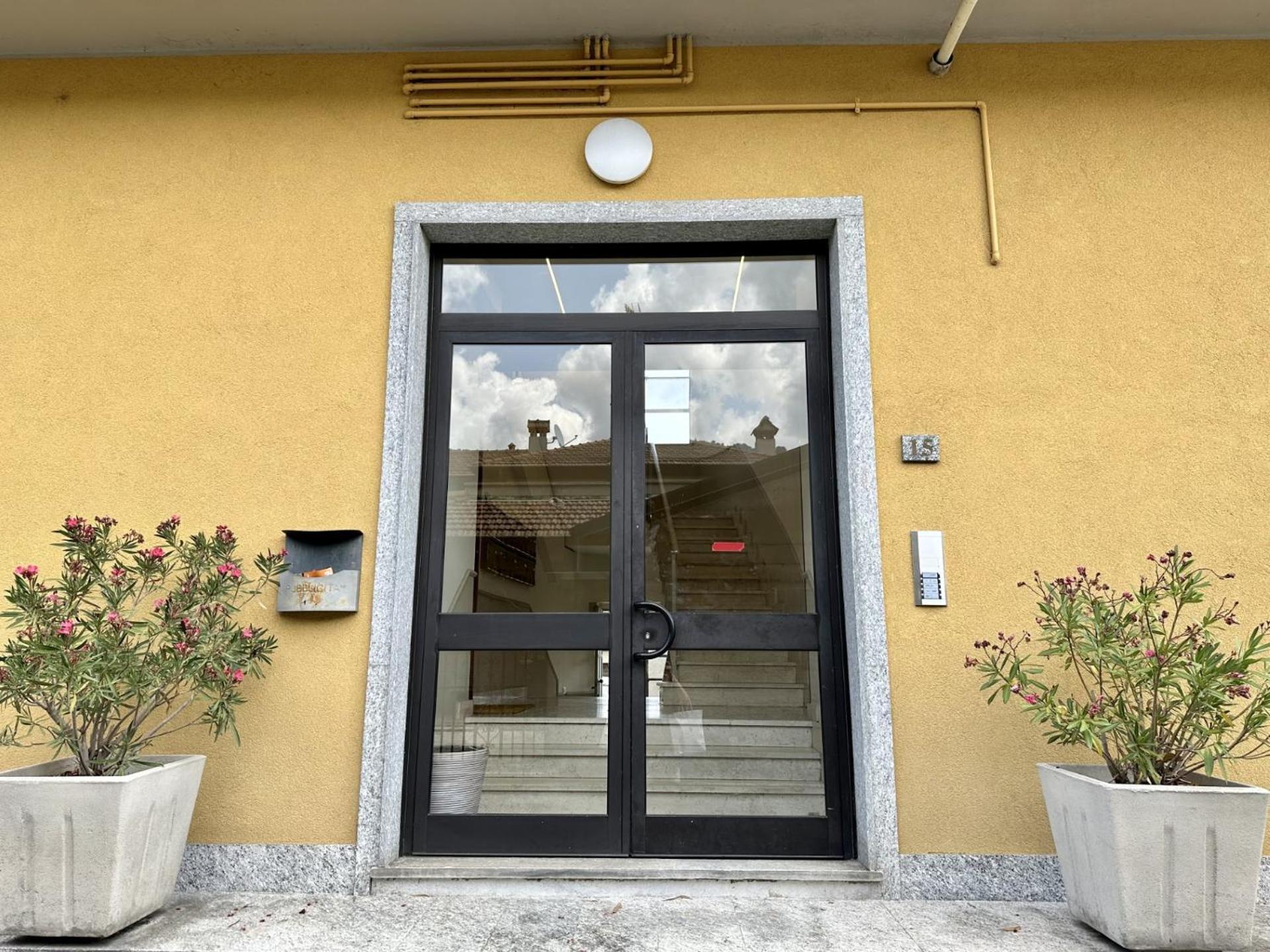 Casa La Rosa Apartment Lesa Exterior photo